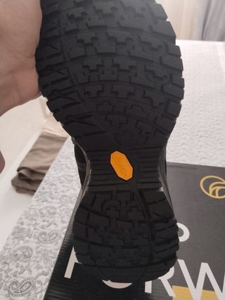 Bota Robusta Gore-Tex Negra