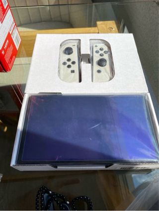 Nintendo Switch OLED bianco