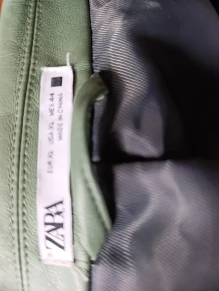 Chaqueta ZARA verde elegante sport vintage.