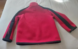 Chaqueta Zara Roja y Negra