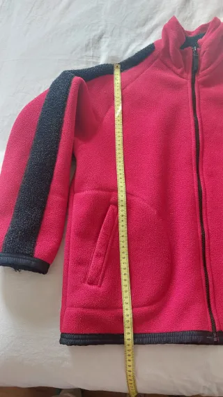 Chaqueta Zara Roja y Negra