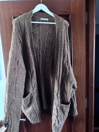 Chaqueta de lana trenzada marrón