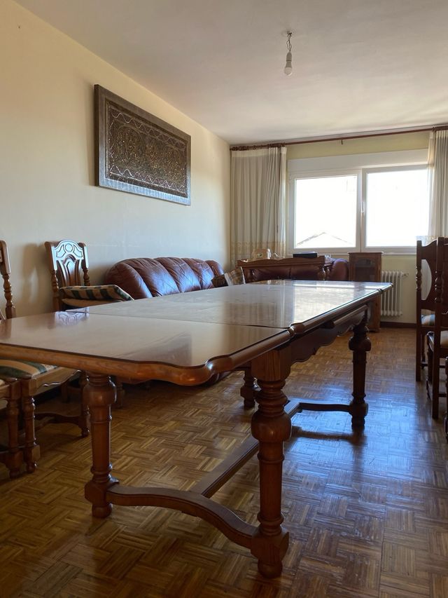 Mesa de madera maciza