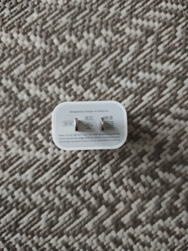 Cargador Apple USB-C 30W Enchufe USA