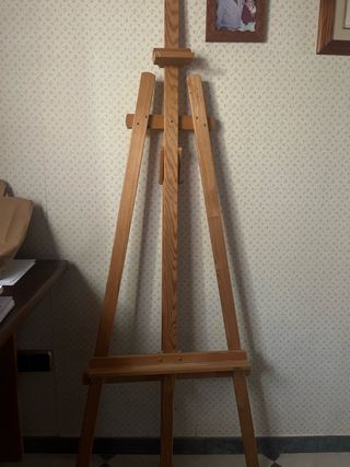 Caballete de madera para lienzos