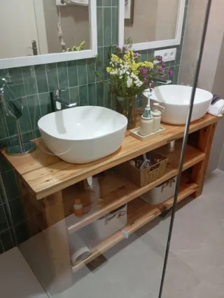 Mueble baño madera artesano