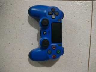 PS4 + 3 Juegos: Plants vs Zombies, Minecraft, Lego