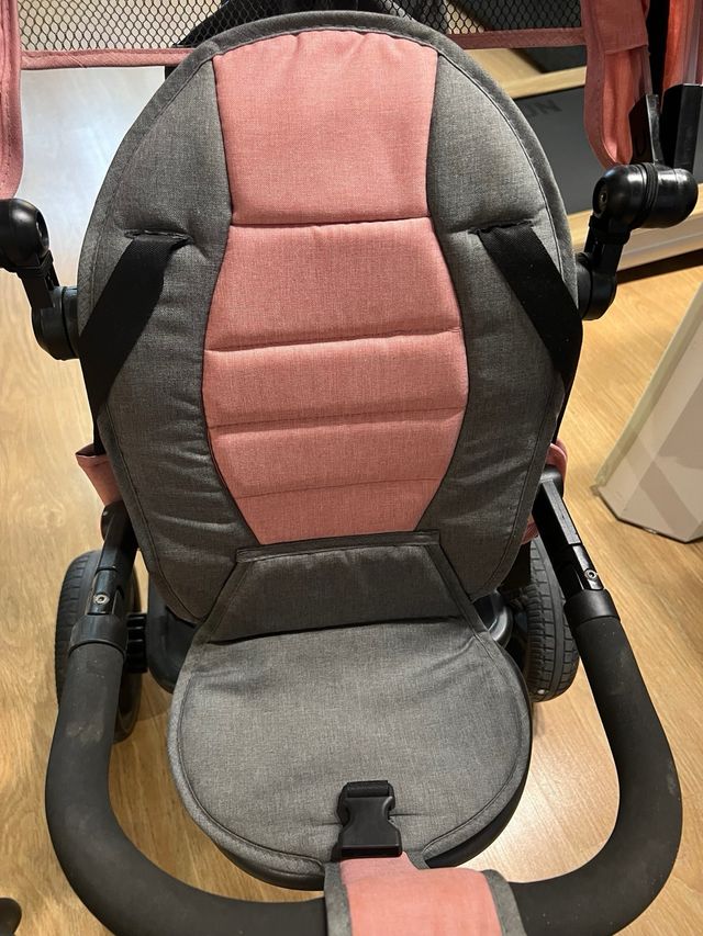 Triciclo Líonelo rosa y gris