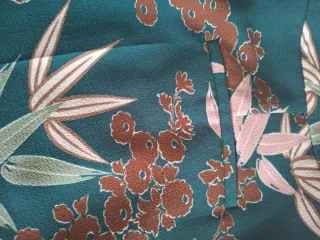 Pantalón mujer verde botella estampado floral
