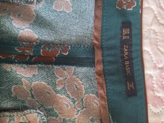 Pantalón mujer verde botella estampado floral