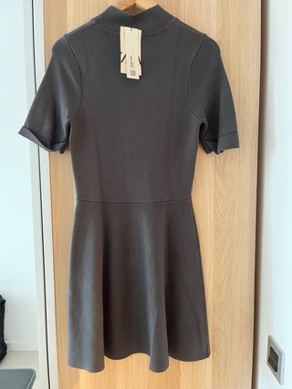 Vestido NUEVO skater gris Zara