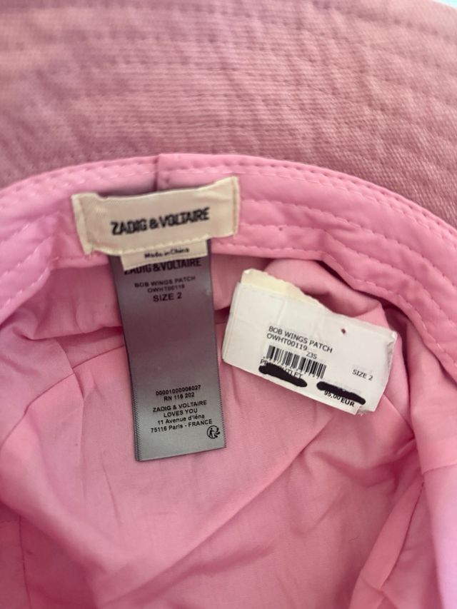 Gorro pescador rosa con alas