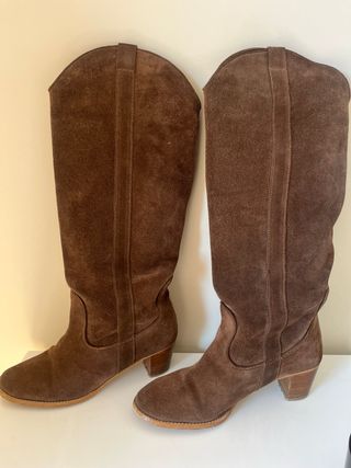 Botas de ante marrones
utilizada en muy poco
