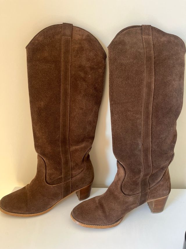 Botas de ante marrones utilizada en muy poco