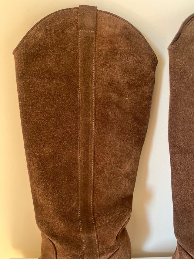 Botas de ante marrones utilizada en muy poco