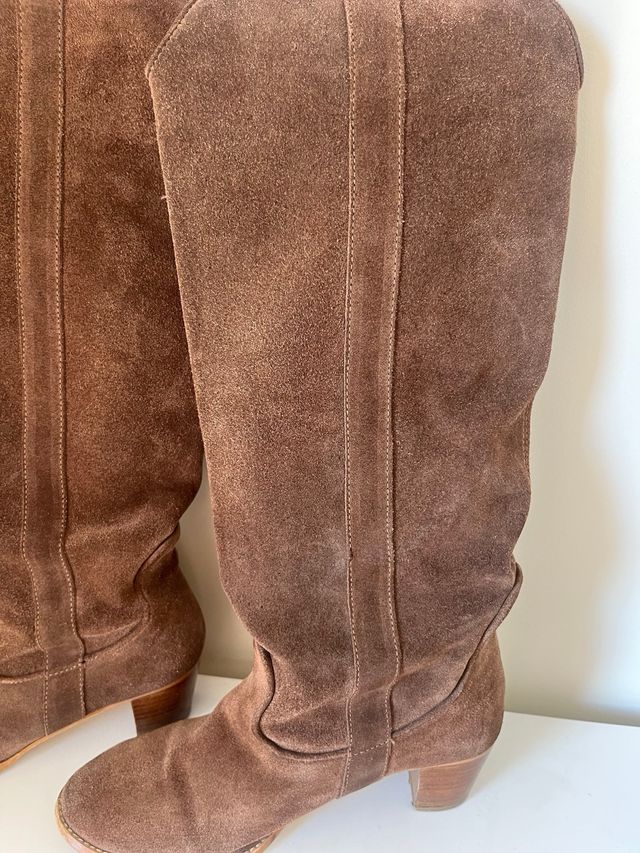 Botas de ante marrones utilizada en muy poco