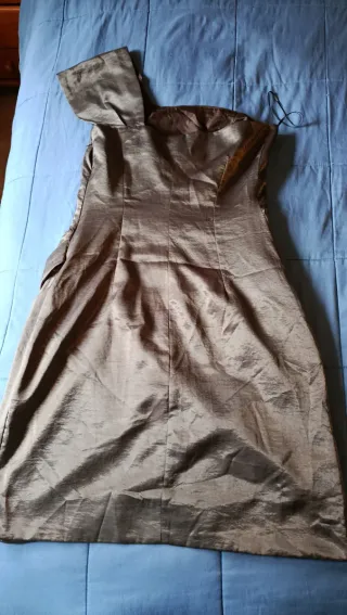 Vestido marrón de raso