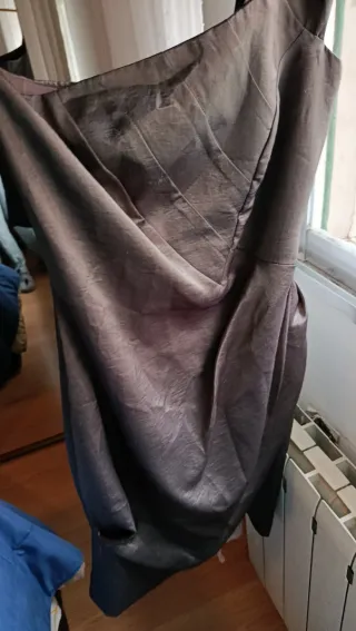 Vestido marrón de raso