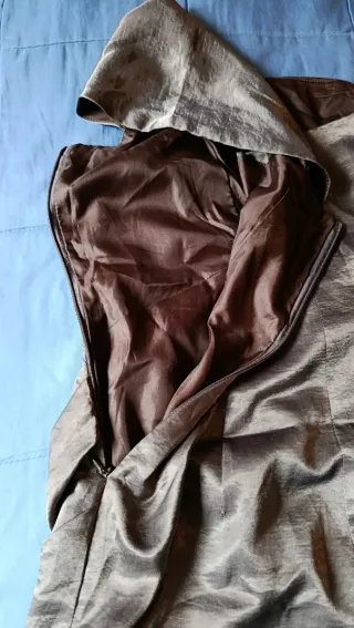 Vestido marrón de raso