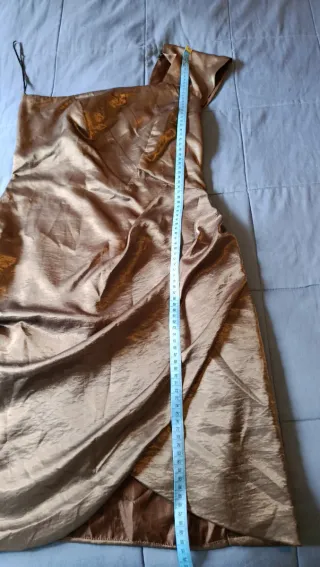 Vestido marrón de raso