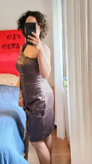 Vestido marrón de raso