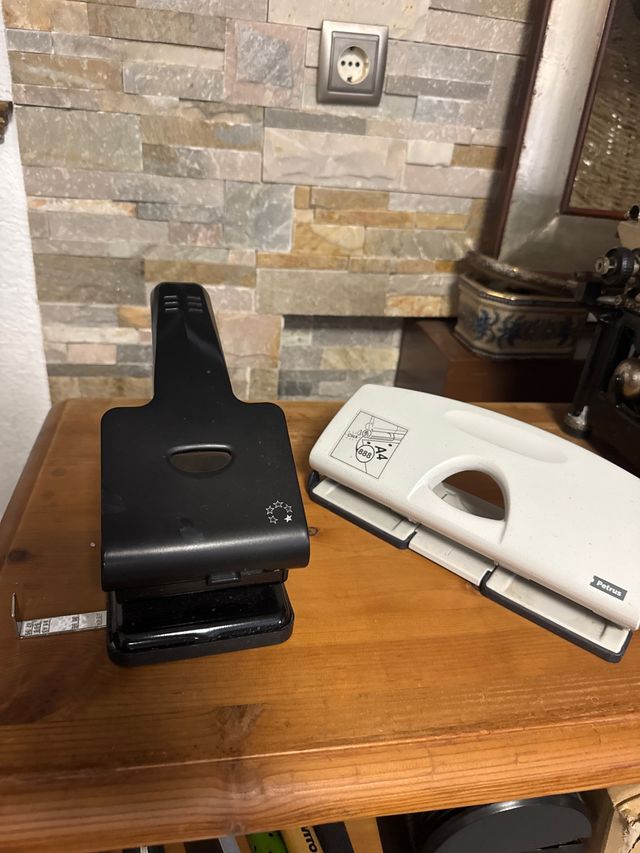 Taladradoras de papel (2 unidades) de 2 y 4 anilla