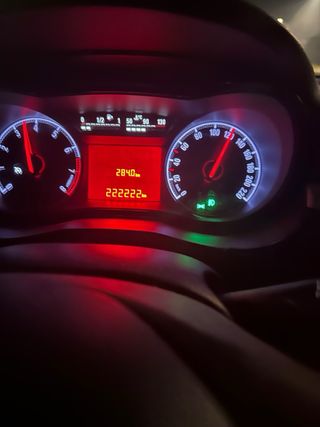 Opel Corsa 11/2015 lpg bcolor