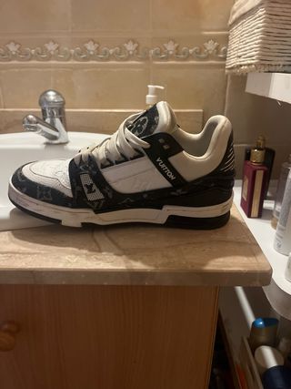 Zapatillas Louis Vuitton Negras y Blancas