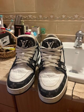 Zapatillas Louis Vuitton Negras y Blancas