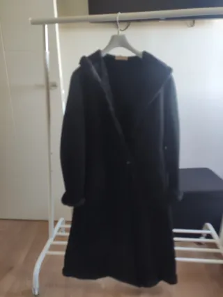Abrigo piel vuelta negro