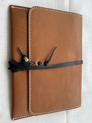 Cartera de cuero hecha a mano. Nuevas varios color