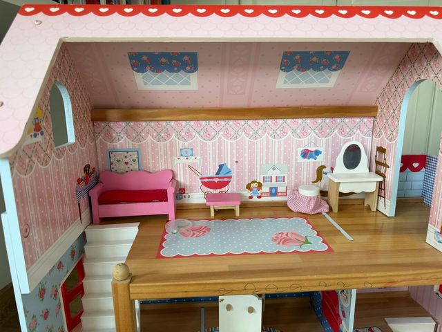 Casa de muñecas KidKraft Chelsea Cottage