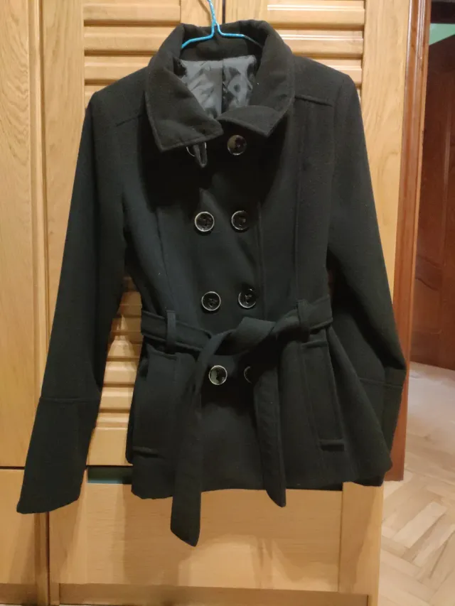 Abrigo de paño negro