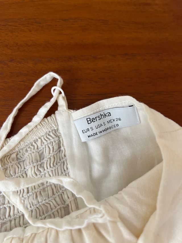 Mono corto Bershka blanco roto