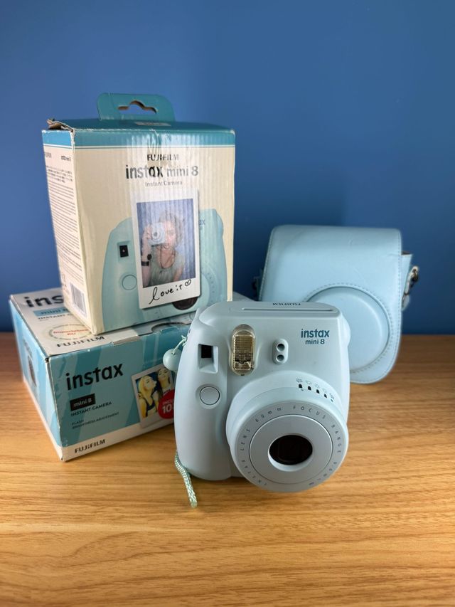 Fujifilm Instax Mini 8 con scatola e custodia