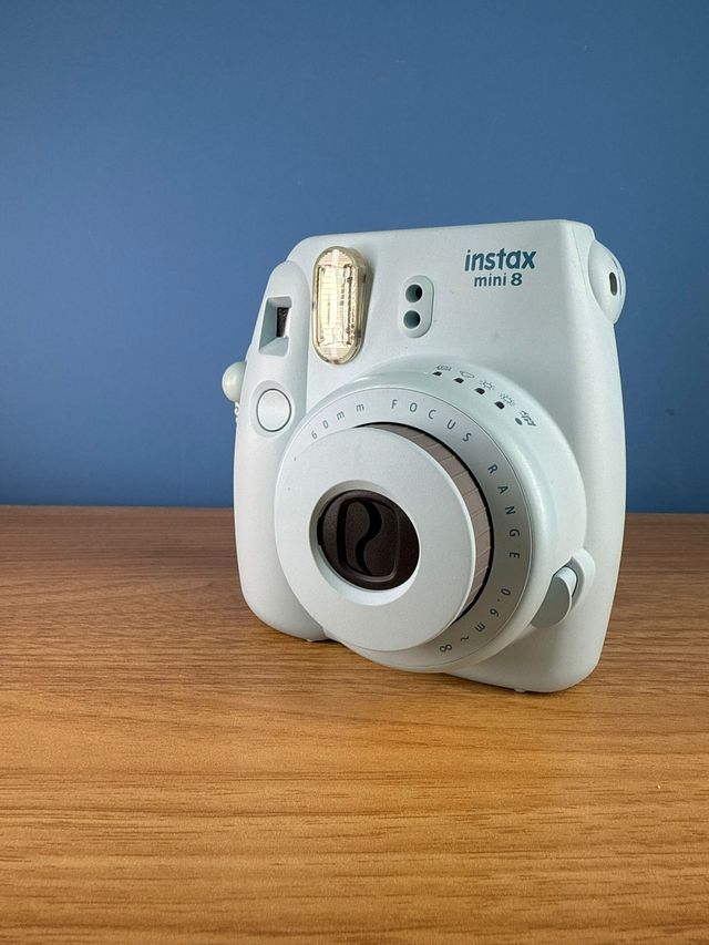 Fujifilm Instax Mini 8 con scatola e custodia