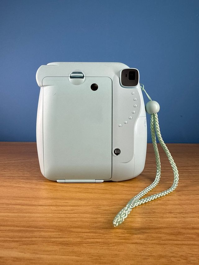 Fujifilm Instax Mini 8 con scatola e custodia