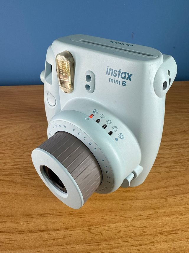 Fujifilm Instax Mini 8 con scatola e custodia