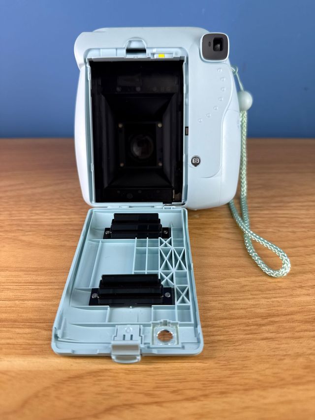 Fujifilm Instax Mini 8 con scatola e custodia