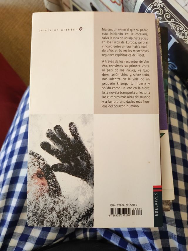 Un loto en la nieve (Alandar) (Spanish Edition)