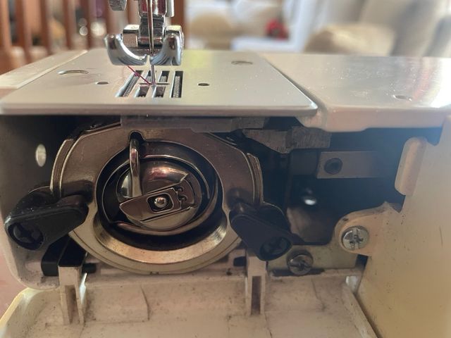 Máquina de coser REINA 2010