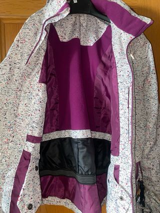 Casaco impermeável com luvas
tamanho 146/152cm