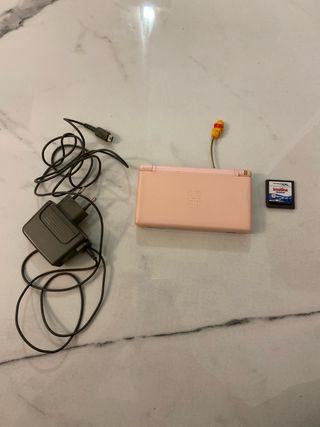 Nintendo DS Lite Rosa + Caricabatterie + Gioco