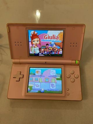 Nintendo DS Lite Rosa + Caricabatterie + Gioco
