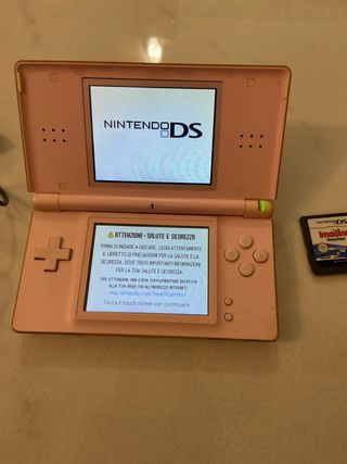 Nintendo DS Lite Rosa + Caricabatterie + Gioco