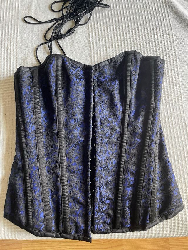 Corpiño negro y azul con cordones(usado solo1 vez)