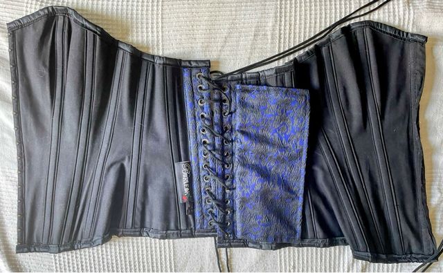 Corpiño negro y azul con cordones(usado solo1 vez)