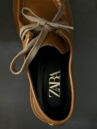 Zapatos Zara Mujer Talla 40 
color Marrón
