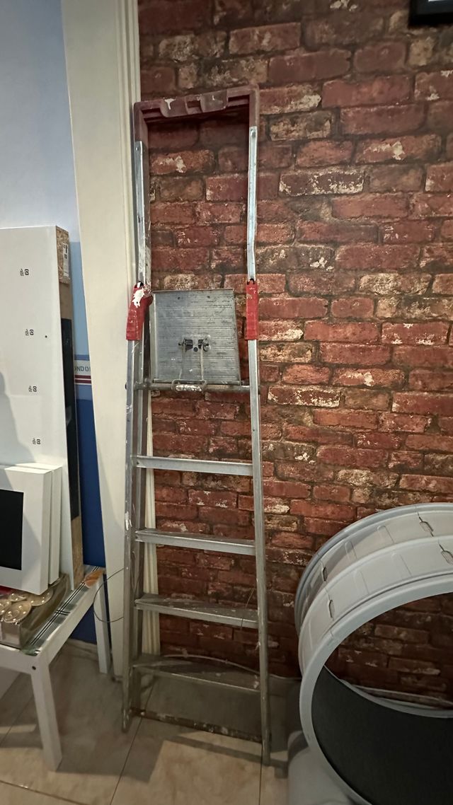 Escalera aluminio 5 peldaños