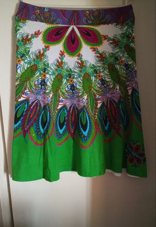 2 Vestidos y 1 Falda Desigual
